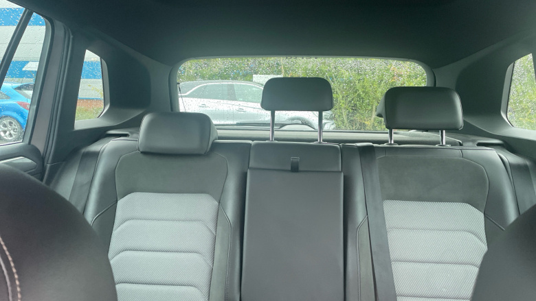 Volkswagen Tiguan 2.0 TDi 150 R-Line 5dr DSG Diesel Estate